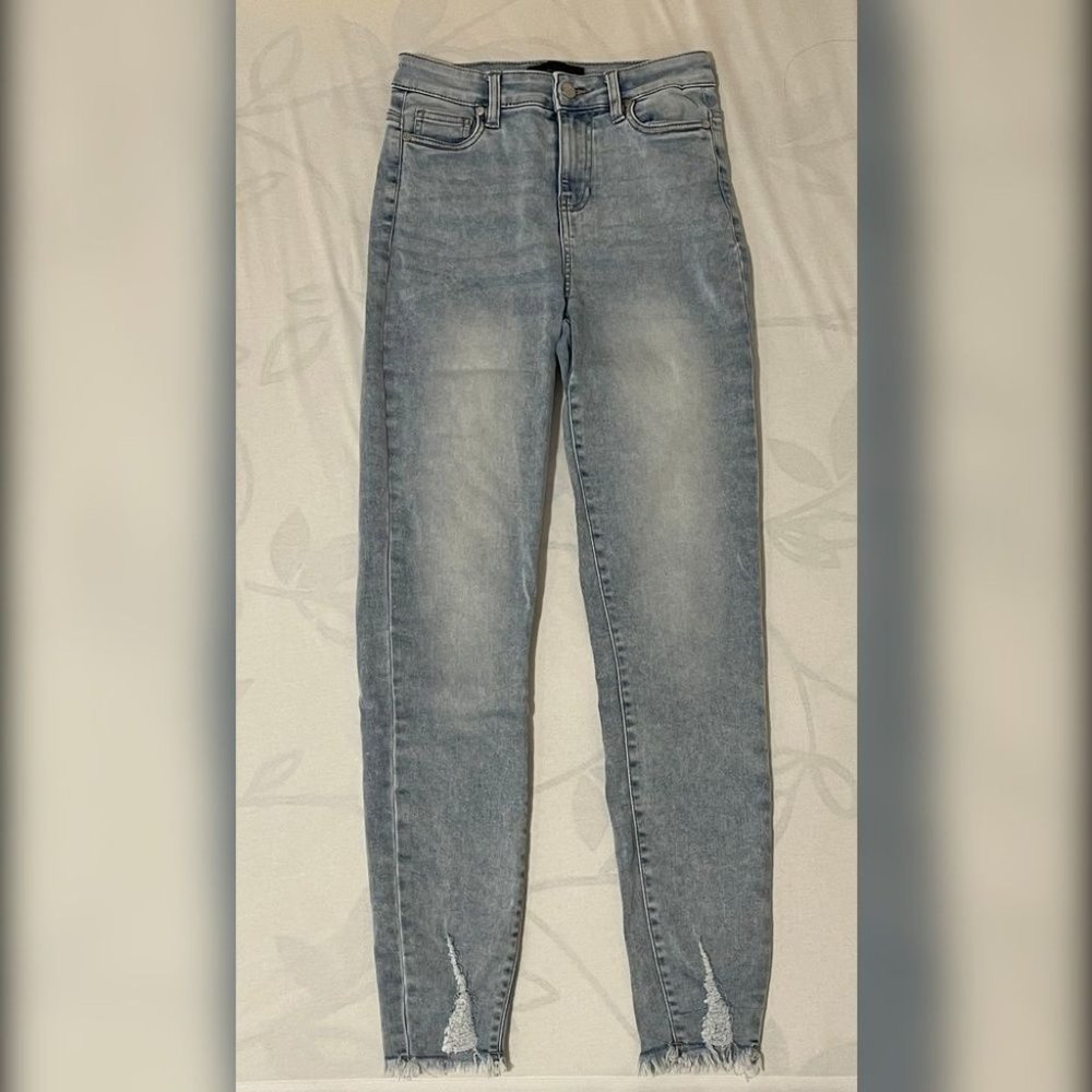 Kendall & Kylie - High Waisted Bottylicious Jeggings
